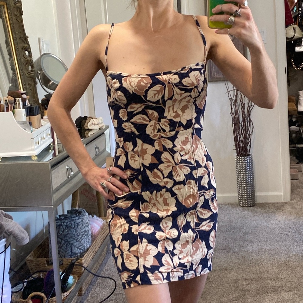 🌼 NWT Free People Floral Strappy back open back mini dress very flattering - Picture 3 of 17